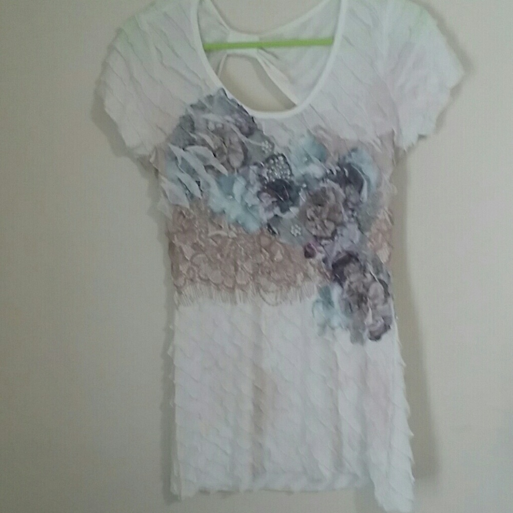 Summer, floral top! New with tags!
